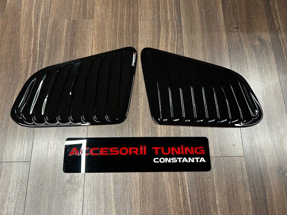 Ornament - Protectie Geam Dacia Duster 2 Negru Lucios