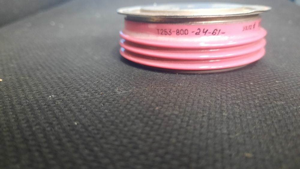 Продам тиристор 2-штук