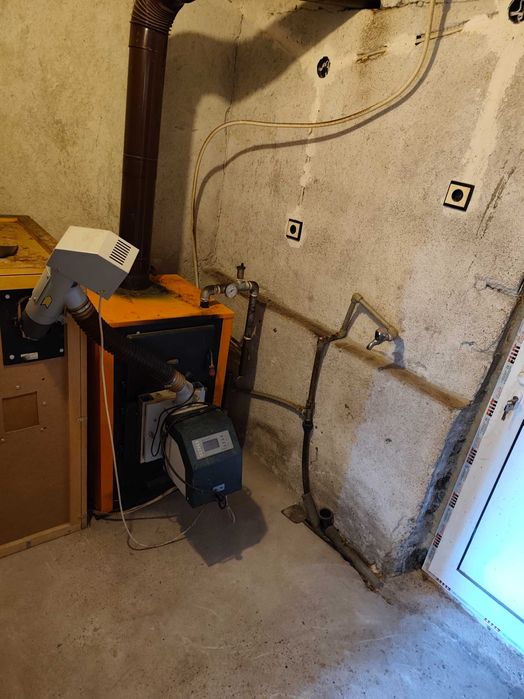 Продава се Къща в с. Блатец, Област Сливен - 372 кв.м за 175 €/кв.м - Снимка #5