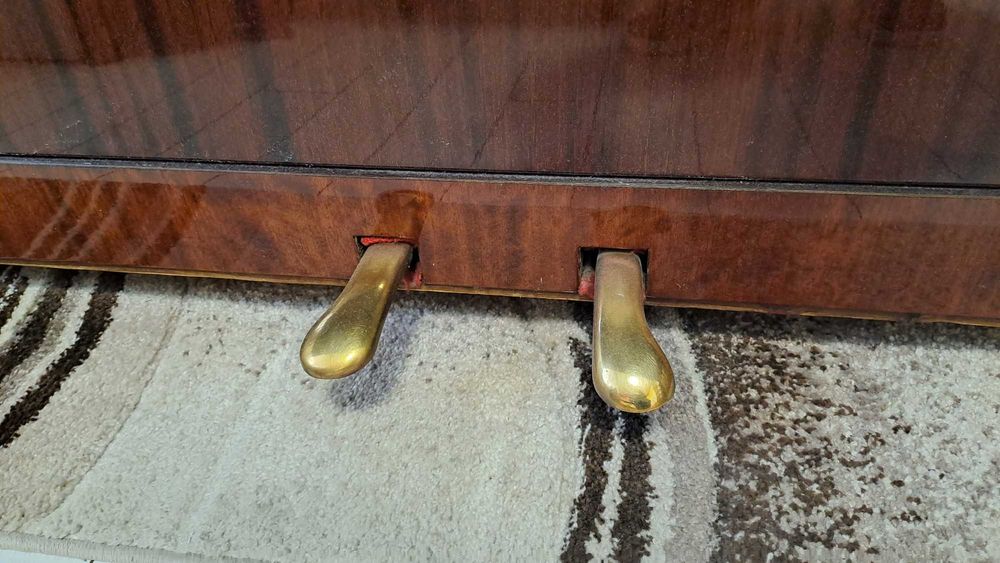 Пиано в отлично състояние