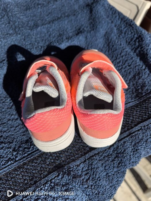 Детски маратонки nike номер 22.