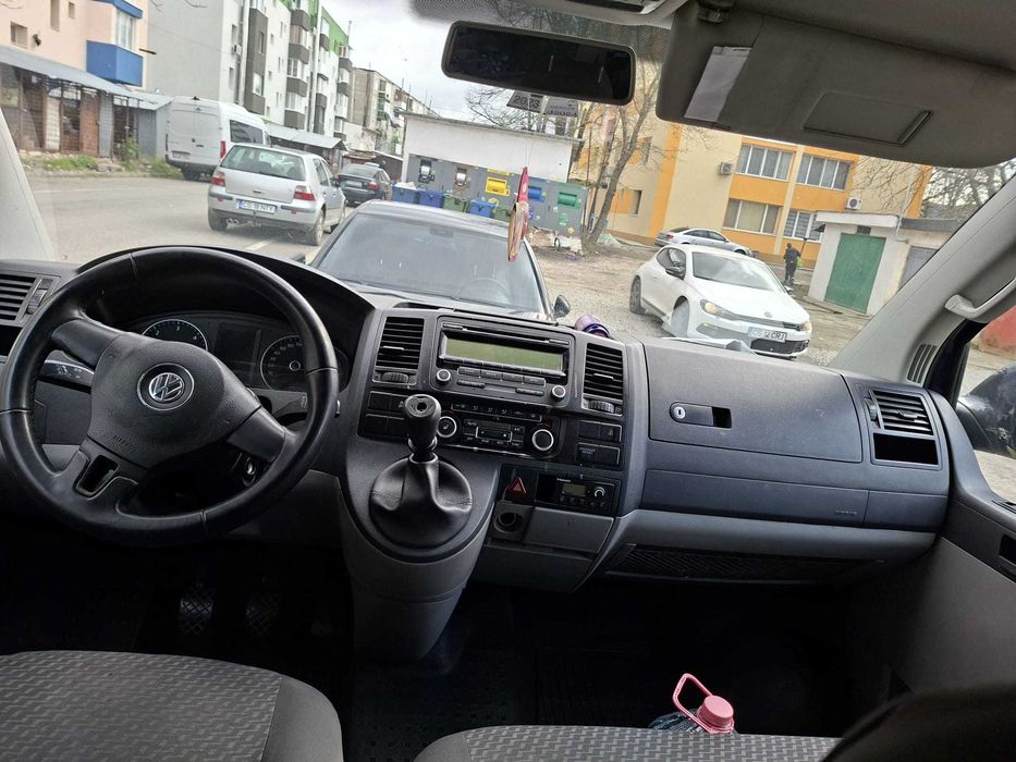 Vând microbuz Wolkswagen Caravelle Wolkswagen 8+1