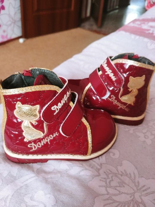 Продаю демисезонные ботиночки для девочки