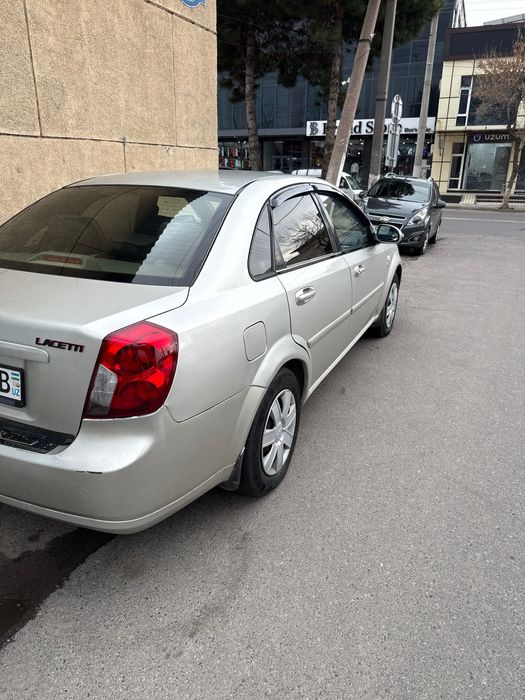 Lasetti MT, 2010 yil. Metan.