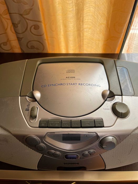 Радиокасетофон с CD Philips