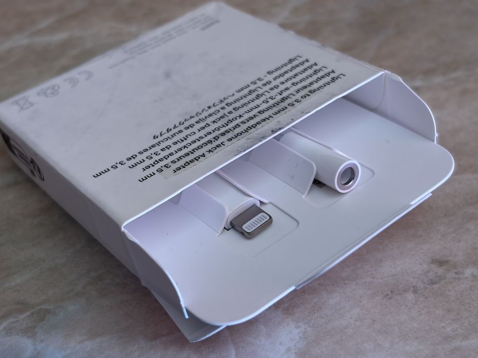 Casti cu fir Apple Lightning sigilate + adaptor