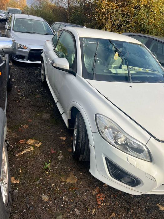 Dezmembrari volvo c30 1.6d cod D4164T cutie 5 trepte  Faruri xenon