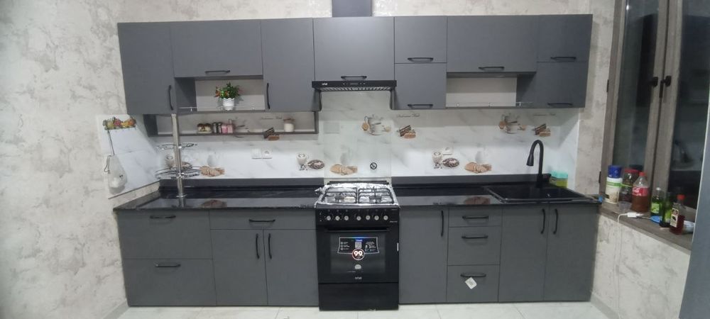 Мебель на Заказ в Ташкенте любую витрина для офисов и магазины корпусн