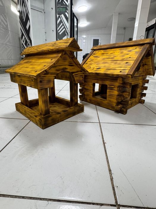 Полка из дерева кормушки для птиц