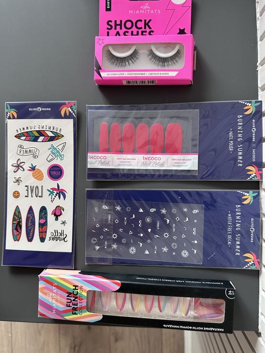накладные ресницы, ногти