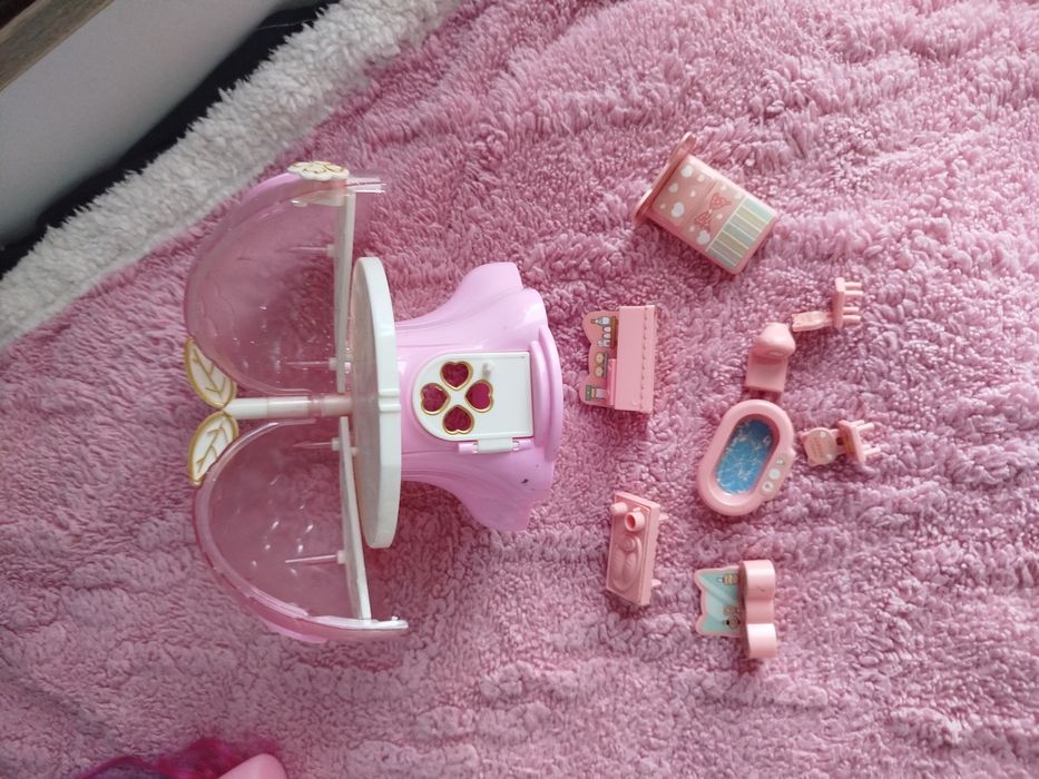 Фигурки и игрушки