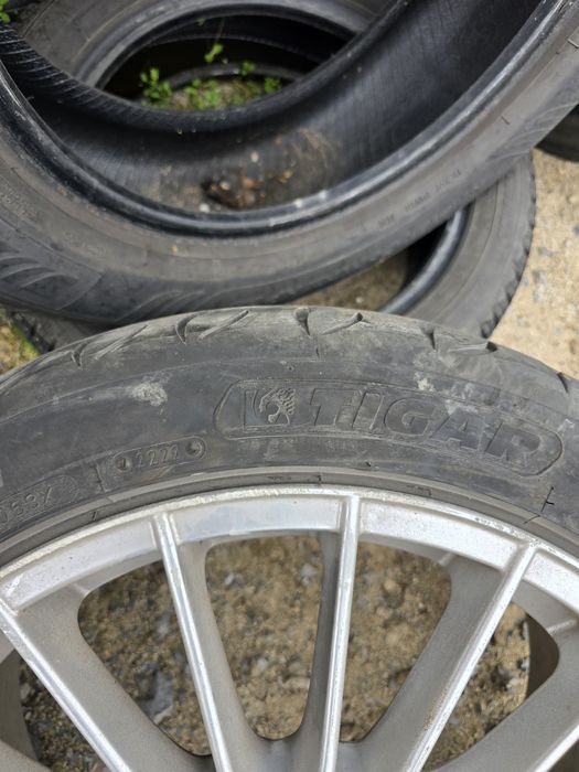 Гуми с джанти 225/45/18 Летни