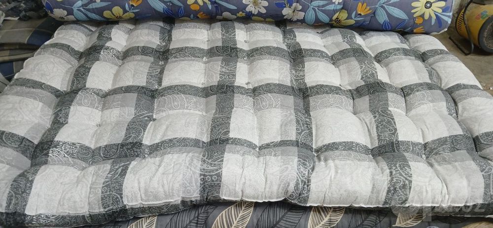 Korpa, matras, yastiqlar, pastellar