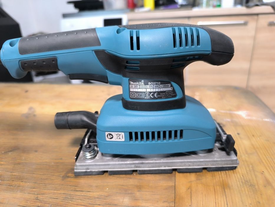 Електрически виброшлайф Makita BO3710