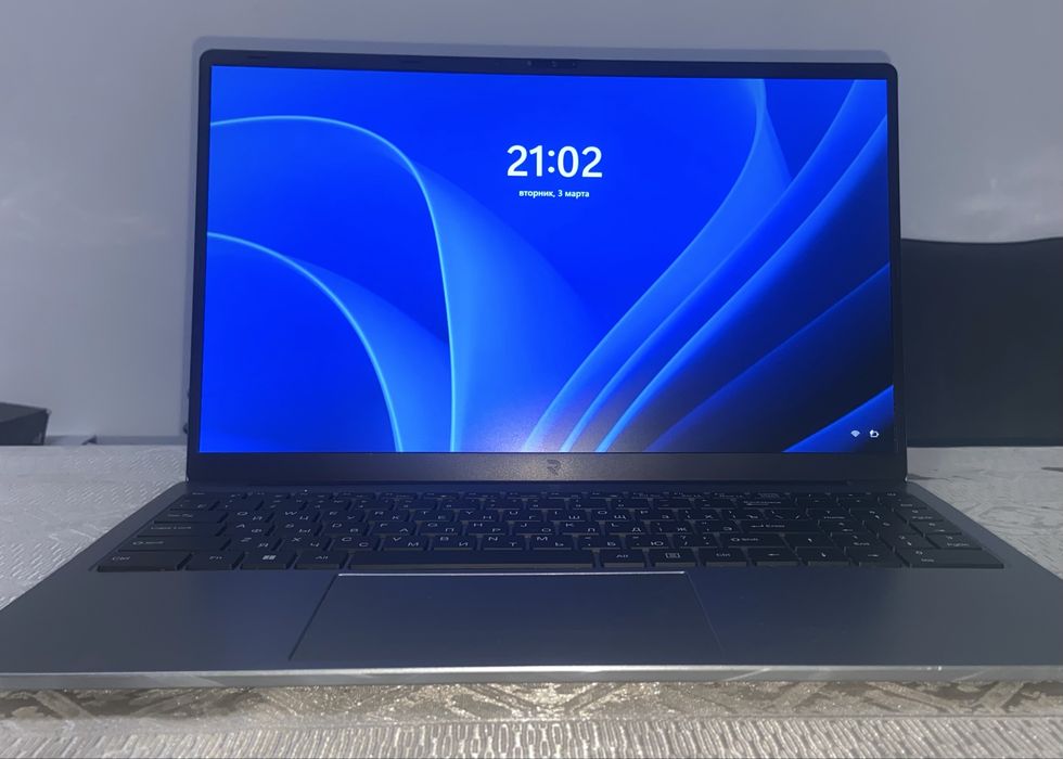 Продам ноутбук Refresh торг возможен