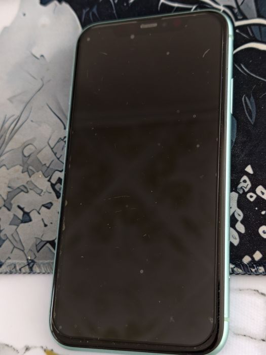 Iphone 11 продам