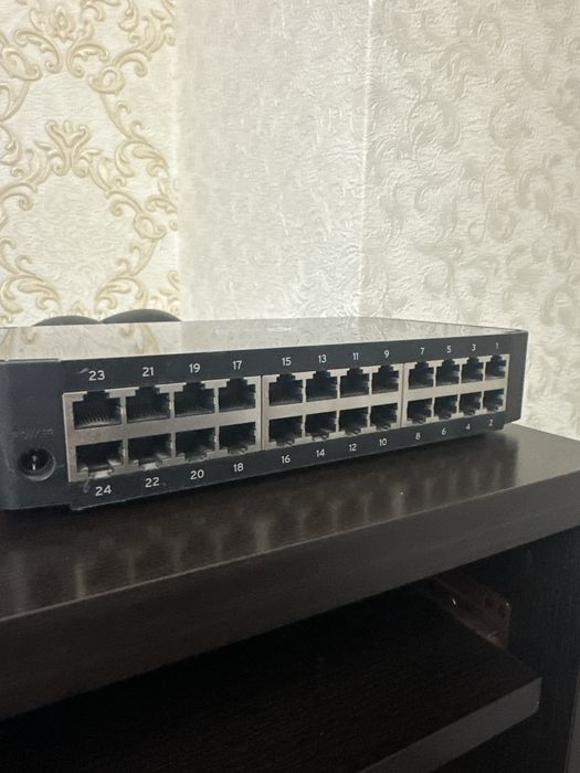 Switch на 24 порта tp link tl sf1024m