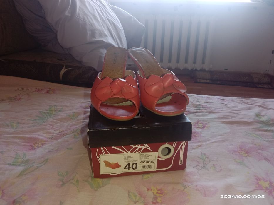 продам обувь бу не дорого.