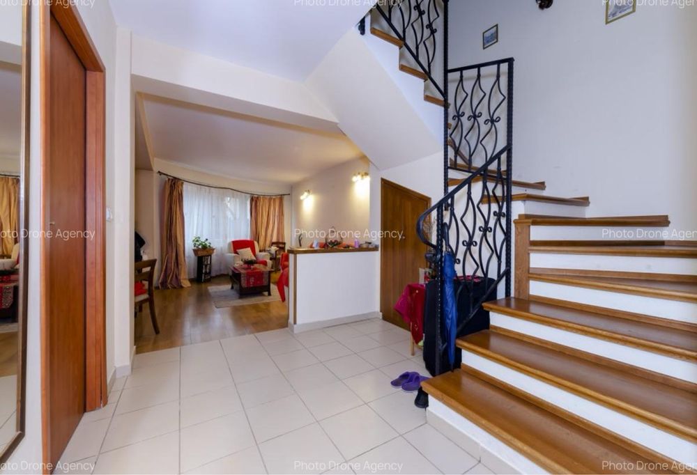 Vila in Rosu, langa padure. 1000 euro/mp