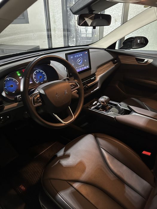 Hongqi e-qm5 500km
