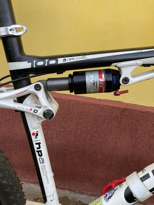 Bicileta Cube AMS 100 pro series full suspenion