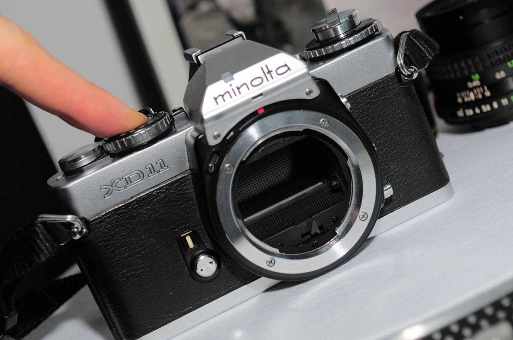 Kit Minolta XD11 aparat foto film + 50mm f1.7 + 35-200mm MACRO + rola film + filtre sky