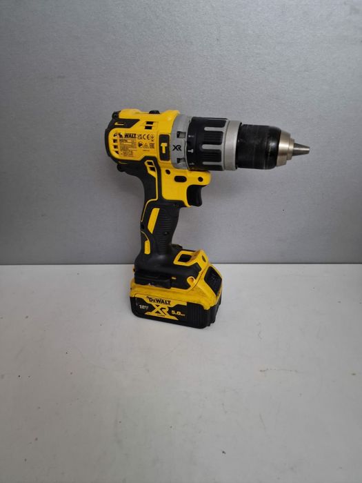 Dewalt DCD 796 Mașina de infiletat cu percutie 5.0AH Brushless