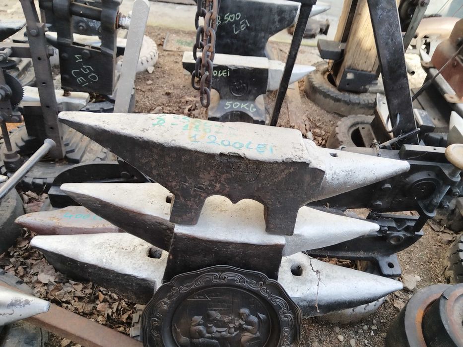 Nicovala Franța fierărie atelier medieval