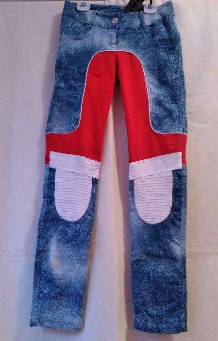 Pantaloni / blugi model deosebit Pret Neg.