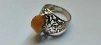Новое серебряное кольцо с камнем ЯНТАРЬ, разм.20