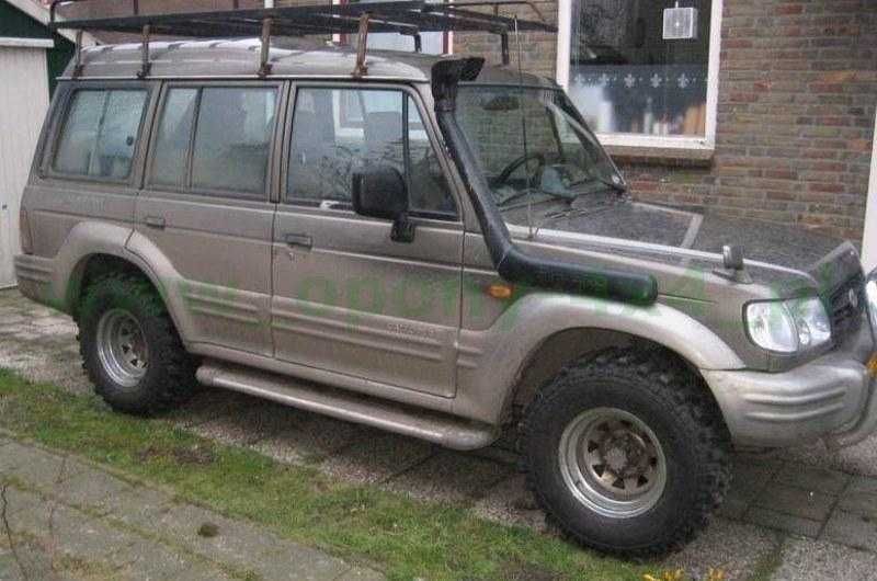 Snorkel Hyundai Galloper montaj partea dreapta