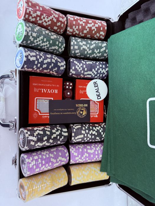 Покерный набор 300 фишек