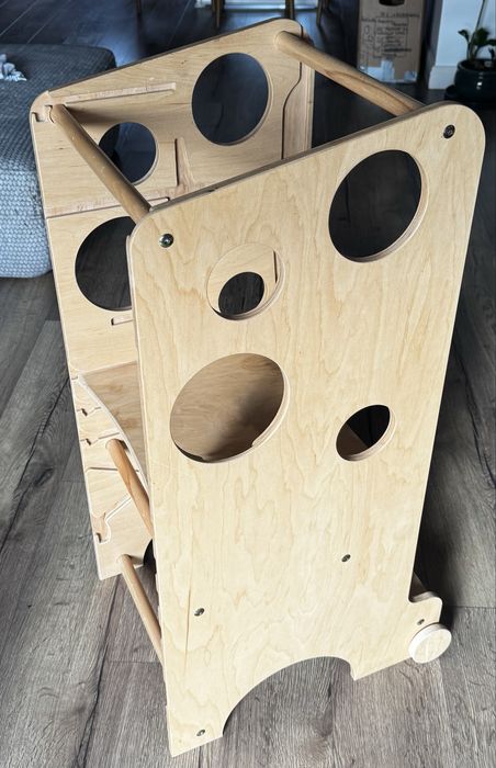 Leea learning tower