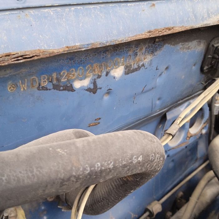 Мерседес 123 срочно сотилади