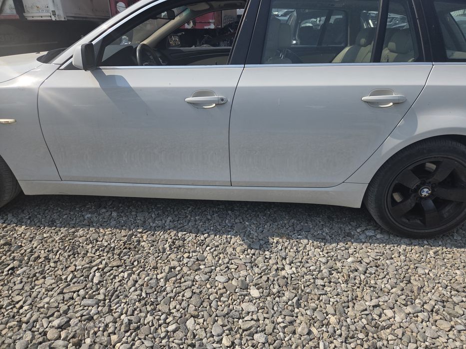 Usa stanga dreapta fata spate bmw e60  e61 alba 300