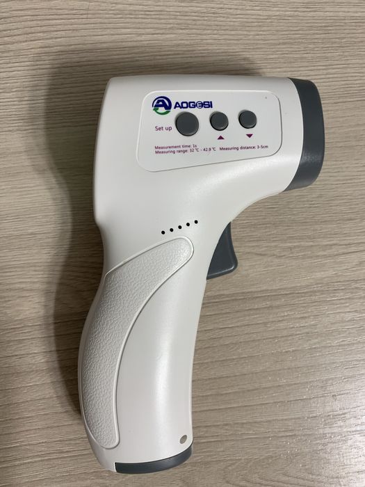 Бесконтактный термометр градусник