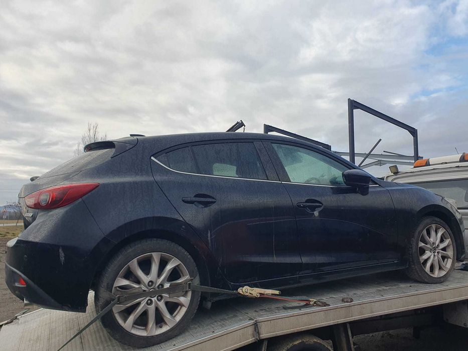 Dezmembrez Mazda 3 2.2D 2013