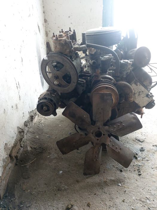 Мотор Зил 131 уралски