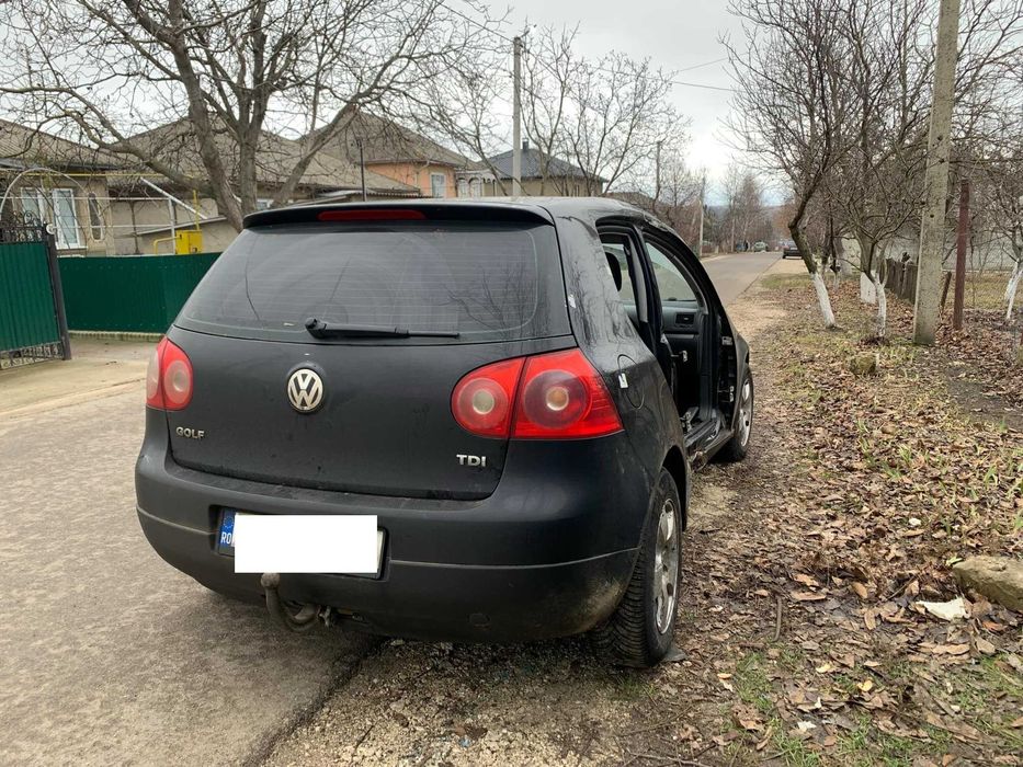 Piese din dezmembrari VW Golf 5 an 2005, motor 1.9 BKC - negru LC9Z