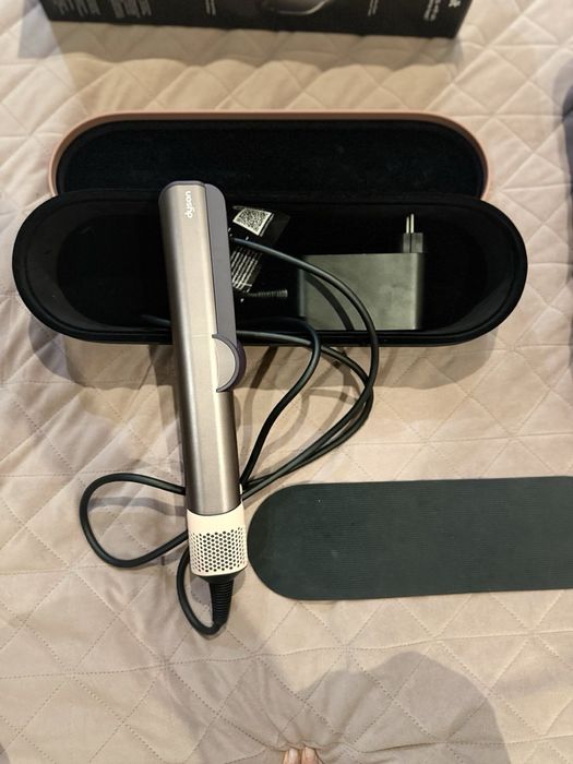 Преса за коса Dyson