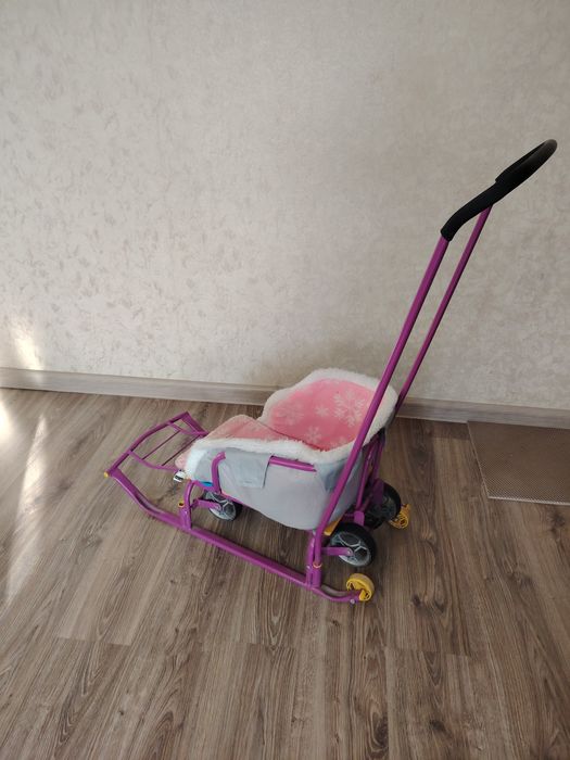 Санки зимние детские розовые