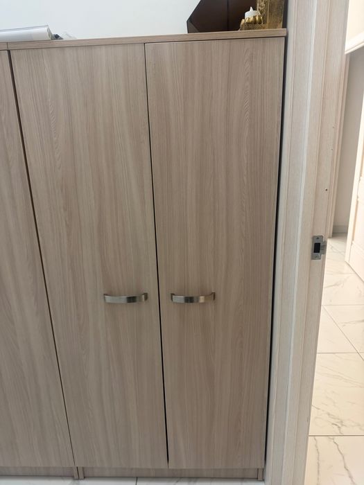 Продам шкафы для офиса