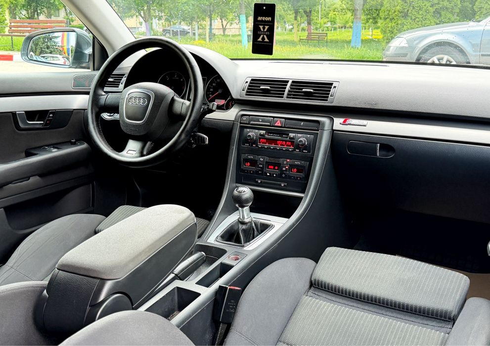 **Audi A4 2.0 TDI - 140 CP // S-LINE - BI-XENON // An fabricație 2008 - Euro 4 // Recent adusa Germania!**