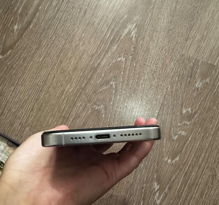 iPhone 15 pro max 256gb 84%