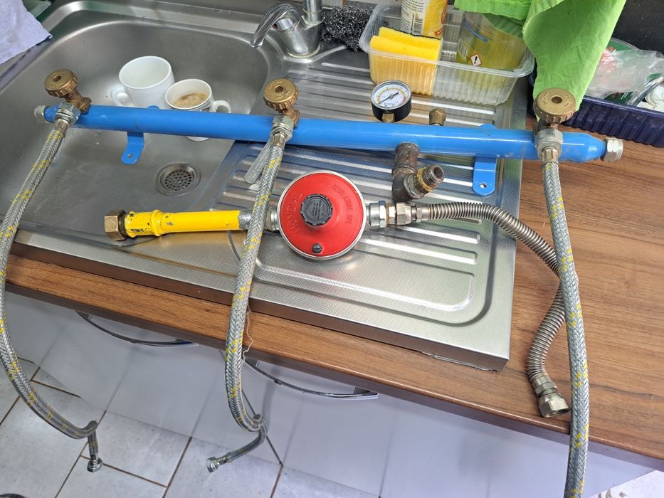 Vand butelii GPL 80L bucata,centralina GPL 3 posturi,regulator GPL 10 kg