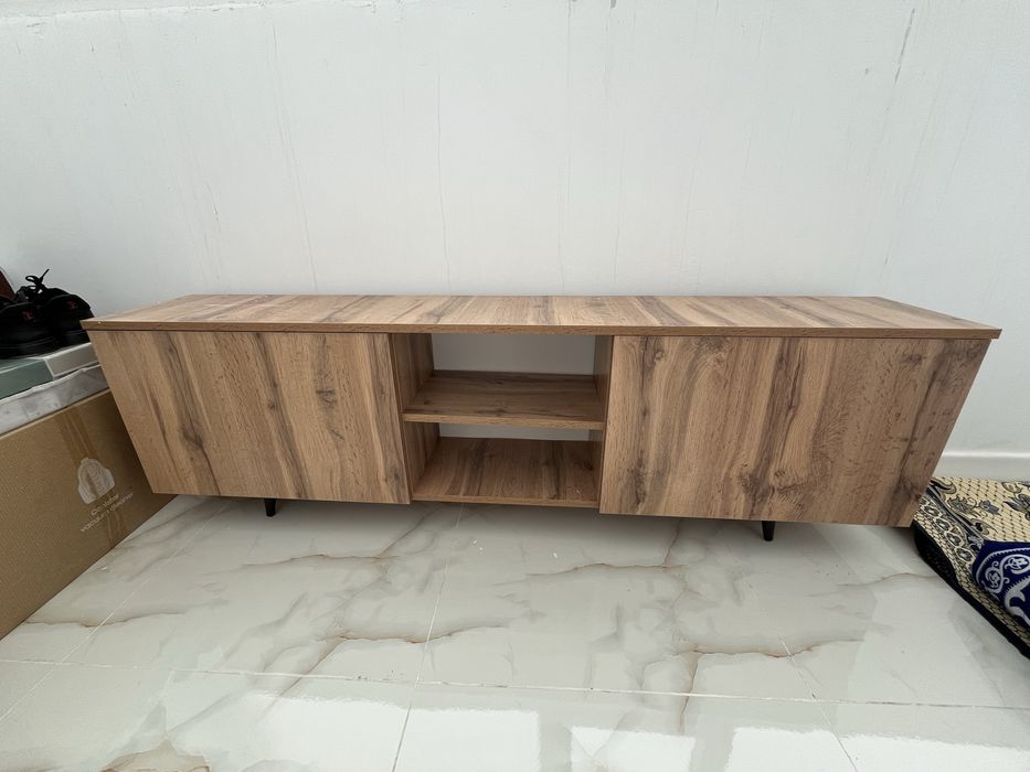 Срочно!!! Тумбочка под телевизор!!!