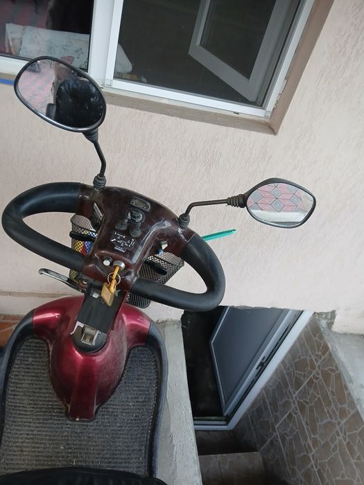 Vând scuter pentru persoanele cu dizabilități