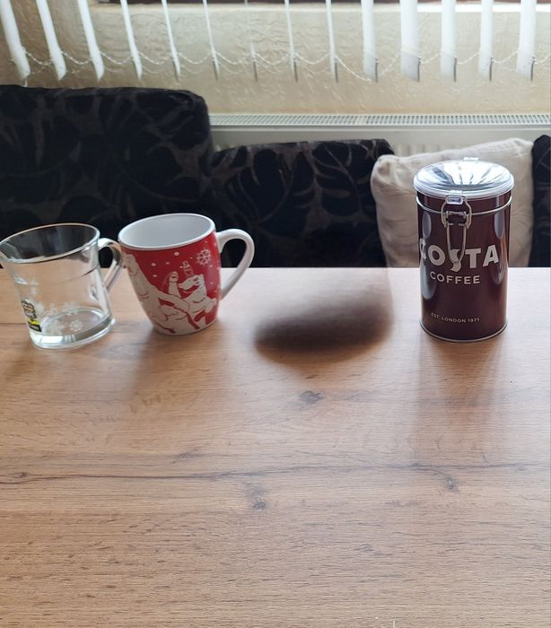 Чаши различни видове , чаша за кафе и кутия за кафе