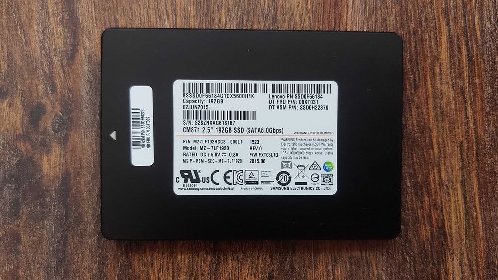 Продавам INTEL SSD PRO 5400s Series 180 GB и Samsung SSD 192 и 256 GB