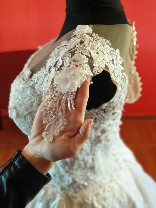 Rochie de mireasa model deosebit